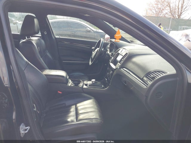 2019 Chrysler 300 300s მანქანა იყიდება აუქციონზე, vin: 2C3CCABG7KH697786, აუქციონის ნომერი: 44817282