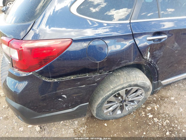 Продаж на аукціоні авто 2018 Subaru Outback 3.6r Touring, vin: 4S4BSETC0J3226685, номер лоту: 44817358