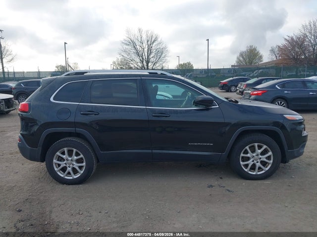 2015 Jeep Cherokee Latitude მანქანა იყიდება აუქციონზე, vin: 1C4PJMCS8FW653469, აუქციონის ნომერი: 44817375