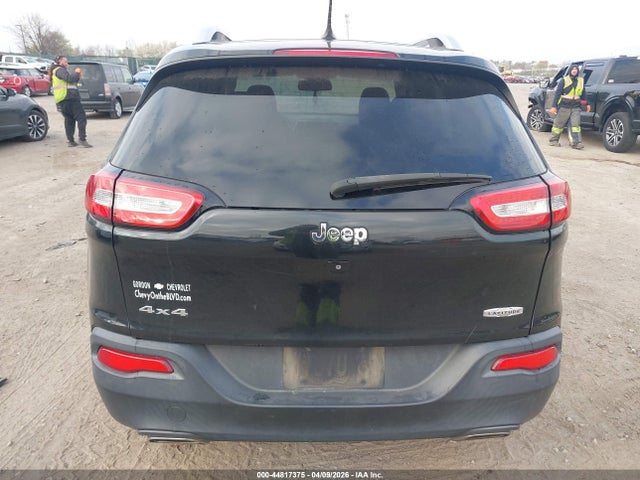 2015 Jeep Cherokee Latitude მანქანა იყიდება აუქციონზე, vin: 1C4PJMCS8FW653469, აუქციონის ნომერი: 44817375