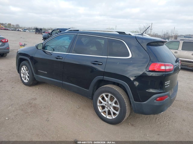 2015 Jeep Cherokee Latitude მანქანა იყიდება აუქციონზე, vin: 1C4PJMCS8FW653469, აუქციონის ნომერი: 44817375
