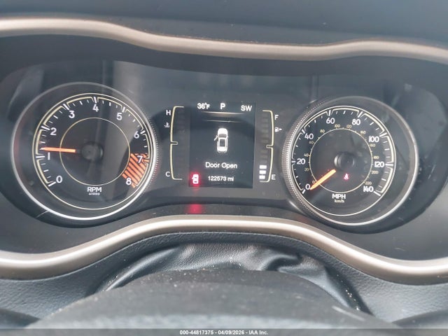 2015 Jeep Cherokee Latitude მანქანა იყიდება აუქციონზე, vin: 1C4PJMCS8FW653469, აუქციონის ნომერი: 44817375