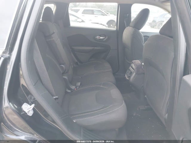 2015 Jeep Cherokee Latitude მანქანა იყიდება აუქციონზე, vin: 1C4PJMCS8FW653469, აუქციონის ნომერი: 44817375