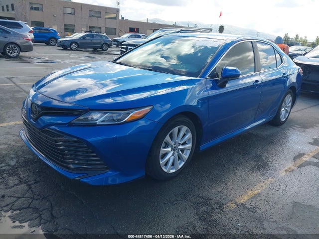 Toyota CAMRY LE 2020 4T1C11AK9LU338604 Image 2
