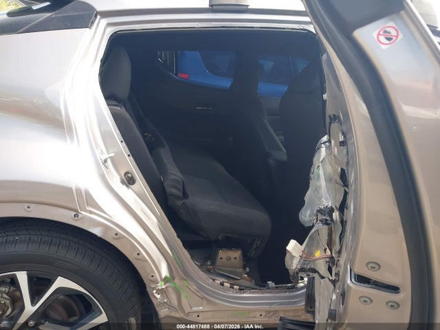 NMTKHMBX1JR034786 Toyota C-HR XLE
