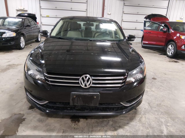 2015 Volkswagen Passat 1.8t Se მანქანა იყიდება აუქციონზე, vin: 1VWBT7A33FC026596, აუქციონის ნომერი: 44817513