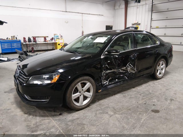 2015 Volkswagen Passat 1.8t Se მანქანა იყიდება აუქციონზე, vin: 1VWBT7A33FC026596, აუქციონის ნომერი: 44817513
