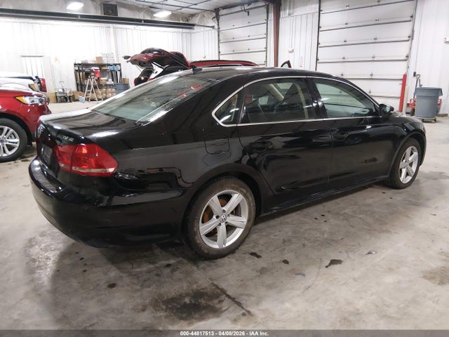 2015 Volkswagen Passat 1.8t Se მანქანა იყიდება აუქციონზე, vin: 1VWBT7A33FC026596, აუქციონის ნომერი: 44817513