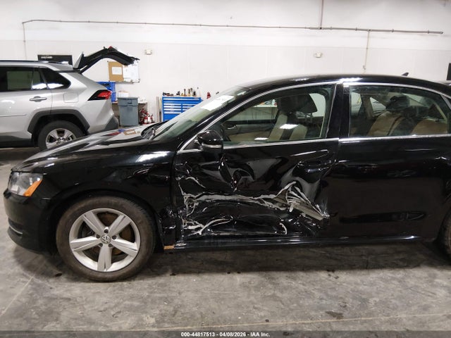 2015 Volkswagen Passat 1.8t Se მანქანა იყიდება აუქციონზე, vin: 1VWBT7A33FC026596, აუქციონის ნომერი: 44817513