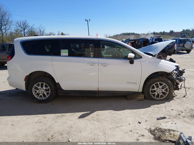 44817526 :رقم المزاد ، 2C4RC1CG8NR153901 vin ، 2022 Chrysler Voyager Lx مزاد بيع