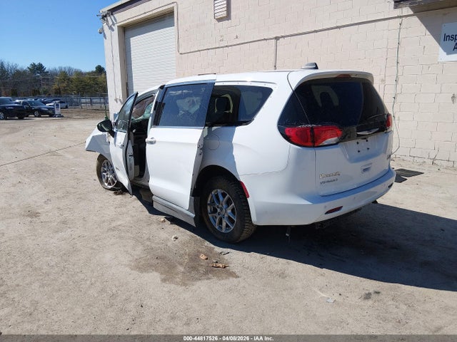 44817526 :رقم المزاد ، 2C4RC1CG8NR153901 vin ، 2022 Chrysler Voyager Lx مزاد بيع