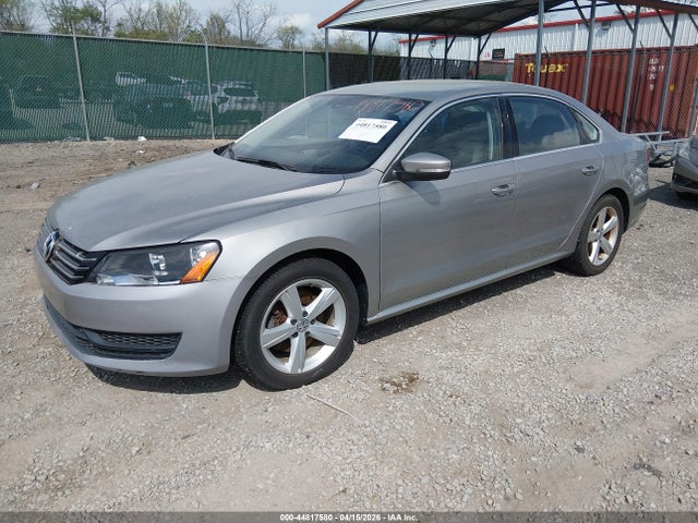 44817580 :رقم المزاد ، 1VWBH7A35DC011693 vin ، 2013 Volkswagen Passat 2.5l Se مزاد بيع