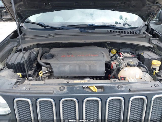 Auction sale of the 2017 Jeep Renegade Latitude 4x4, vin: ZACCJBBB8HPG59504, lot number: 44817597