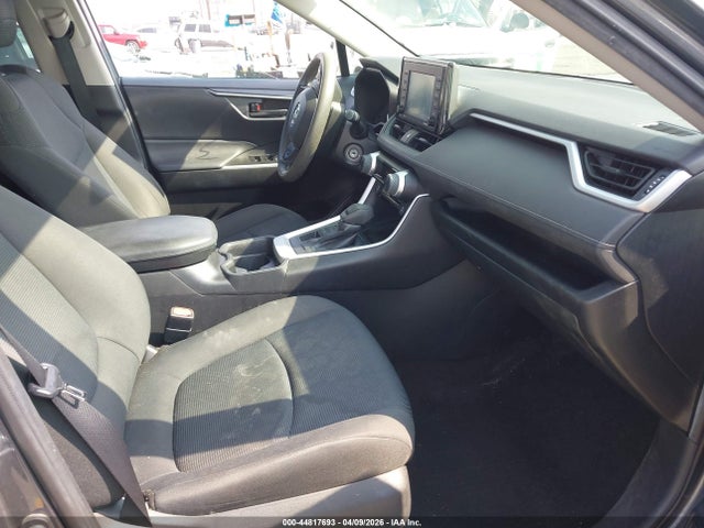 2T3G1RFV3LW105294 Toyota RAV4 LE