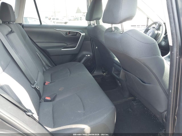 2T3G1RFV3LW105294 Toyota RAV4 LE