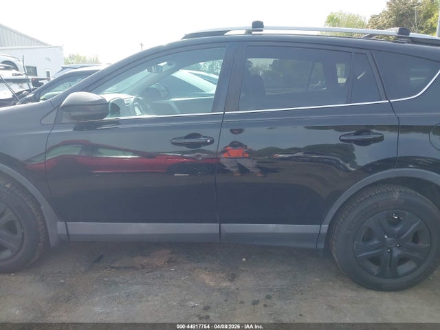 Продажа на аукционе авто 2017 Toyota Rav4 Le, vin: 2T3BFREV1HW588174, номер лота: 44817754