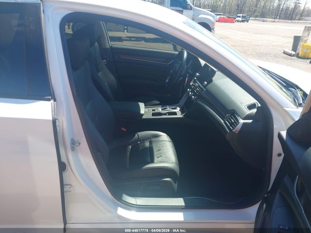 Продажа на аукционе авто 2020 Honda Accord Hybrid Touring, vin: 1HGCV3F90LA003826, номер лота: 44817778