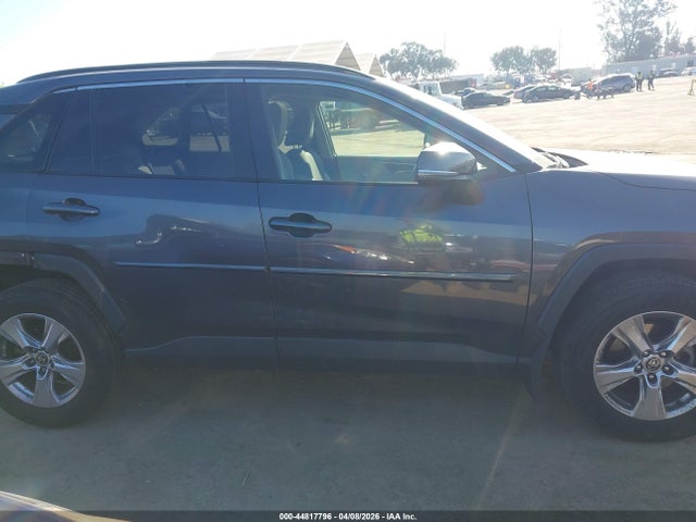 Toyota Rav4 Xle 2021 JTMW1RFV0MJ022563 Image 13