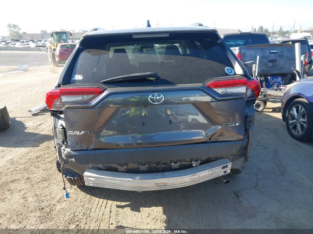 Toyota Rav4 Xle 2021 JTMW1RFV0MJ022563 Image 16