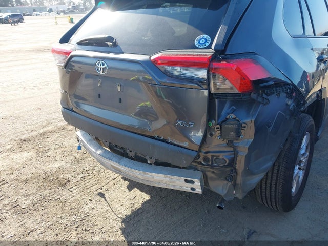 Toyota Rav4 Xle 2021 JTMW1RFV0MJ022563 Image 17