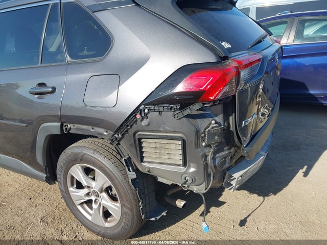 Toyota Rav4 Xle 2021 JTMW1RFV0MJ022563 Image 18