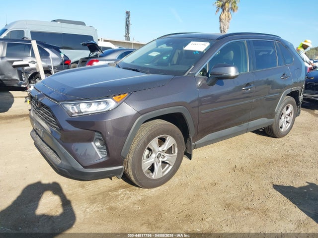 Toyota Rav4 Xle 2021 JTMW1RFV0MJ022563 Image 2