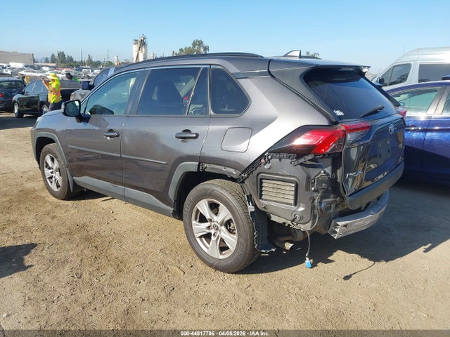 Toyota Rav4 Xle 2021 JTMW1RFV0MJ022563 Image 3