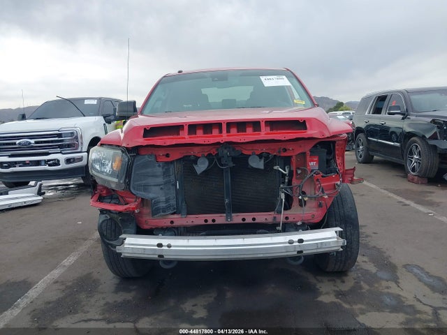 5TFUY5F11KX800548 Toyota Tundra Sr5 5.7l V8