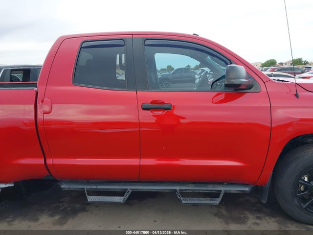 5TFUY5F11KX800548 Toyota Tundra Sr5 5.7l V8