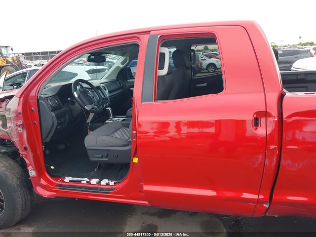 5TFUY5F11KX800548 Toyota Tundra Sr5 5.7l V8