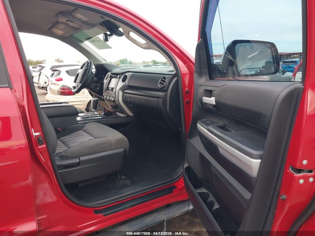 5TFUY5F11KX800548 Toyota Tundra Sr5 5.7l V8
