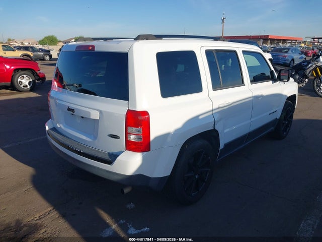 2015 Jeep Patriot Altitude Edition მანქანა იყიდება აუქციონზე, vin: 1C4NJPBA5FD400672, აუქციონის ნომერი: 44817841