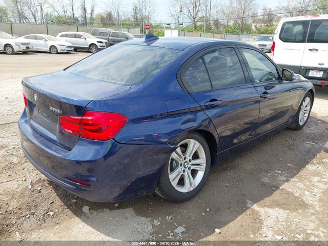 2016 Bmw 328i მანქანა იყიდება აუქციონზე, vin: WBA8E9G5XGNT82204, აუქციონის ნომერი: 44817890