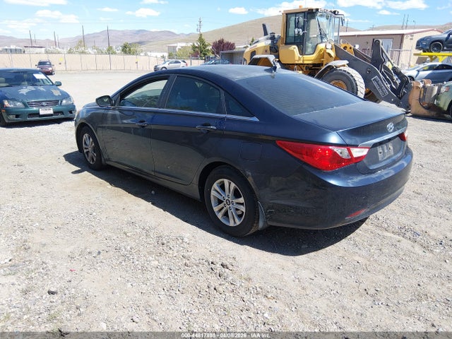 2011 HYUNDAI SONATA 5NPEB4AC6BH173737 Photo 2
