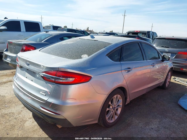 44817962 :رقم المزاد ، 3FA6P0HD5LR172337 vin ، 2020 Ford Fusion Se مزاد بيع