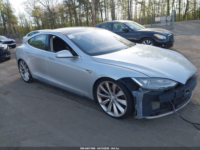2013 TESLA MODEL S 5YJSA1CG8DFP03521
