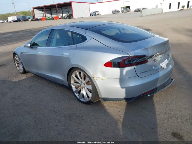 2013 TESLA MODEL S 5YJSA1CG8DFP03521 Photo 2