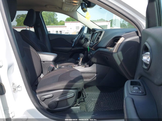 44818028 :رقم المزاد ، 1C4PJMCS0GW155736 vin ، 2016 Jeep Cherokee Latitude مزاد بيع