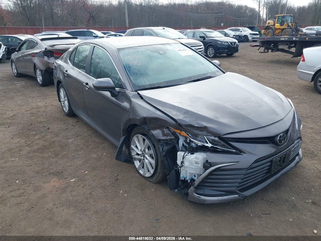 44818032 :رقم المزاد ، 4T1C11BK4RU113451 vin ، 2024 Toyota Camry Le مزاد بيع