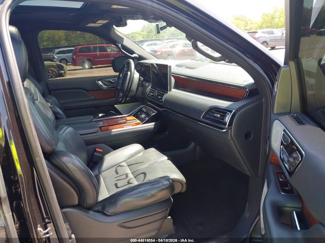 44818054 :رقم المزاد ، 5LMJJ2LTXNEL01395 vin ، 2022 Lincoln Navigator Reserve مزاد بيع