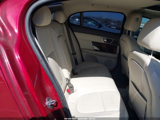 2010 JAGUAR XF SAJWA0GB9ALR66542 Photo 7