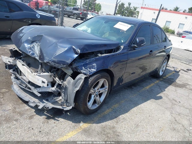 BMW 320i 2014 WBA3B1C51EP678529 Image 2