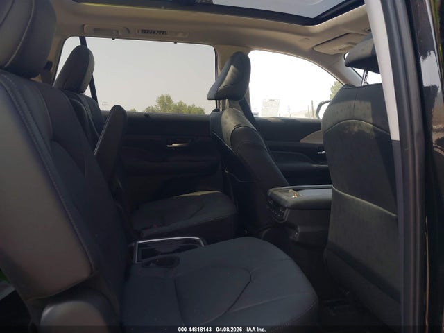 Toyota Grand Highlander Platinum 2026 5TDAAAB54TS114634 Image 8