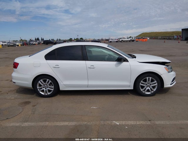 Продажа на аукционе авто 2015 Volkswagen Jetta 2.0l S, vin: 3VW2K7AJ5FM215122, номер лота: 44818147