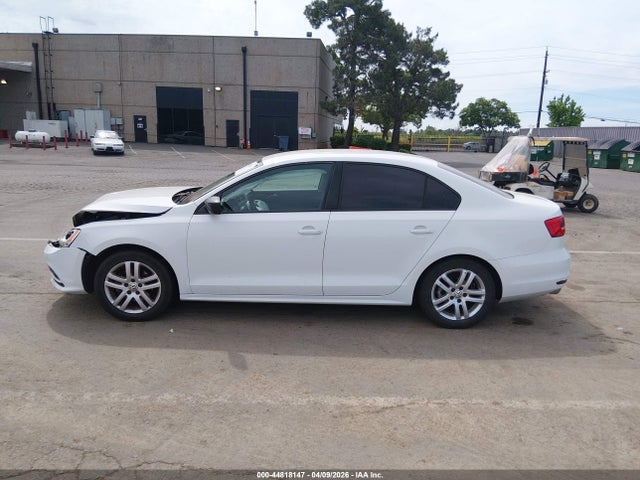 Продажа на аукционе авто 2015 Volkswagen Jetta 2.0l S, vin: 3VW2K7AJ5FM215122, номер лота: 44818147