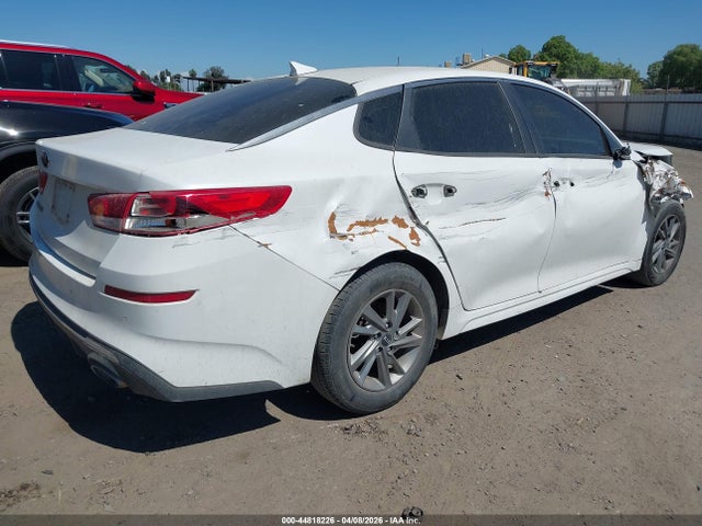 5XXGT4L38KG288225 KIA Optima Lx