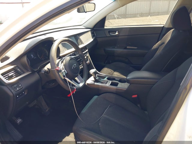 5XXGT4L38KG288225 KIA Optima Lx