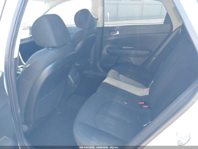 5XXGT4L38KG288225 KIA Optima Lx