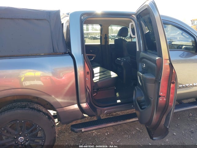 1N6AA1E56JN540546 Nissan Titan Sl