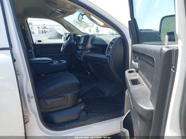 44818260 :رقم المزاد ، 3C7WRNFL7KG672072 vin ، 2019 Ram 5500 Chassis Tradesman/slt/laramie/limited مزاد بيع